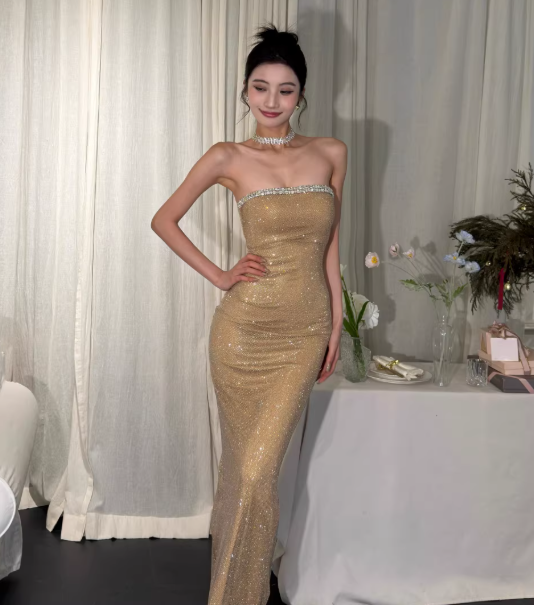 Chic Sheath Champagne Long Prom Dresses Rhinstones Tulle Sleeveless Evening Dresses DP04774