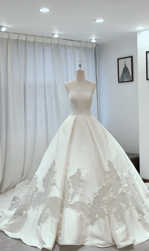 Modest A-Line Long Wedding Dress Satin Strapless White Bridal Gown Sleeveless Bridal Dress DP04796