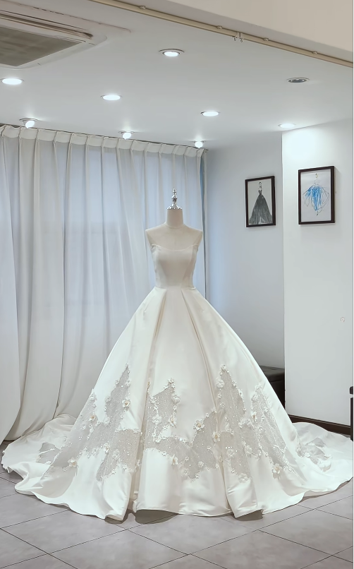 Modest A-Line Long Wedding Dress Satin Strapless White Bridal Gown Sleeveless Bridal Dress DP04796