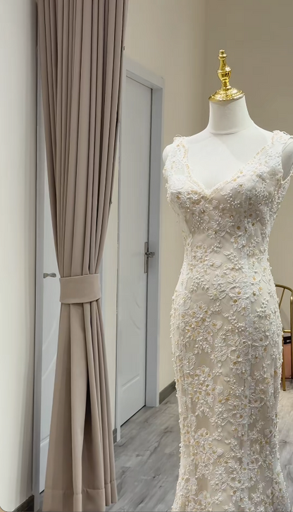 Modest Mermaid Long Wedding Dress Tulle Appliques V-neck White Bridal Gown Sleeveless Bridal Dress DP04797