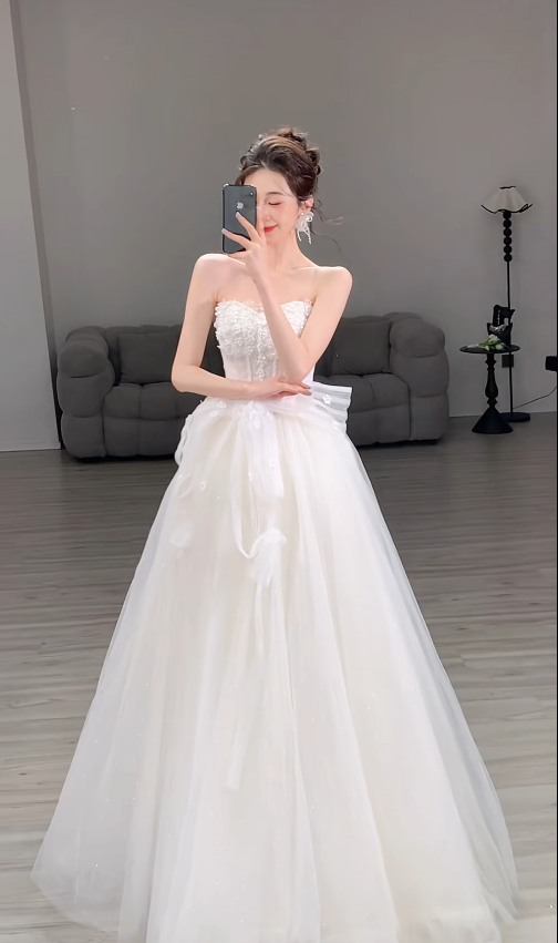 Modest A-Line Long Wedding Dress Tulle Appliques Strapless White Bridal Gown Sleeveless Bridal Dress DP04798