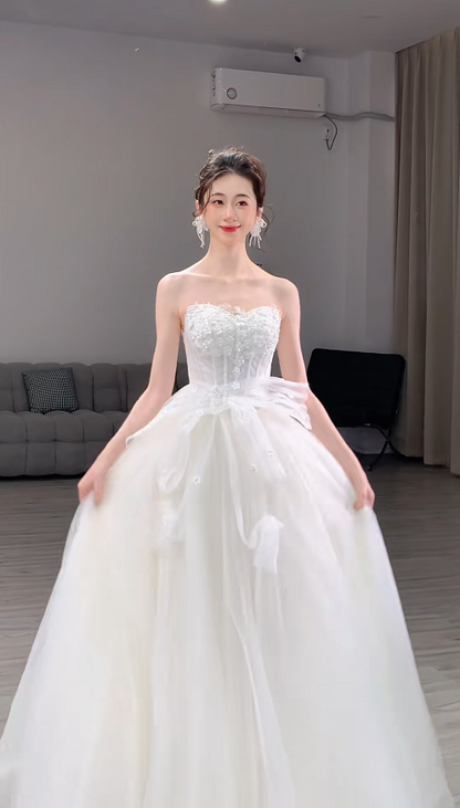 Modest A-Line Long Wedding Dress Tulle Appliques Strapless White Bridal Gown Sleeveless Bridal Dress DP04798