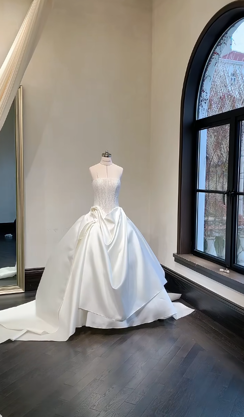 Modest Ball Gown Long Wedding Dress Satin Strapless White Bridal Gown Sleeveless Bridal Dress DP04799