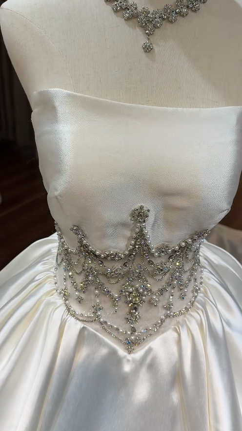 Timeless A-Line Long Wedding Dress Satin Strapless White Bridal Dress Sleeveless Bridal Gown DP04825