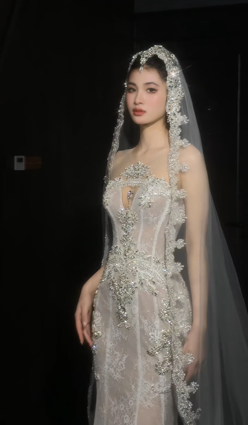 Timeless Mermaid Long  Wedding Dress Strapless Beaded Tulle White Bridal Dress Sleeveless Bridal Gowns DP04944