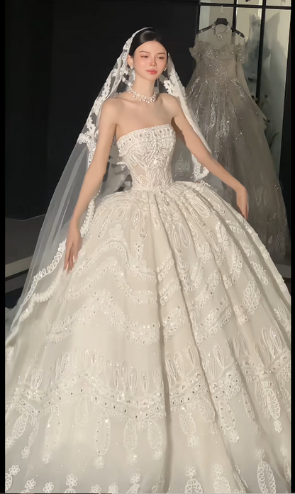 Luxury A-Line Long Wedding Dress Strapless Beaded Applqiues Tulle White Bridal Dress Sleeveless Bridal Gowns DP04946
