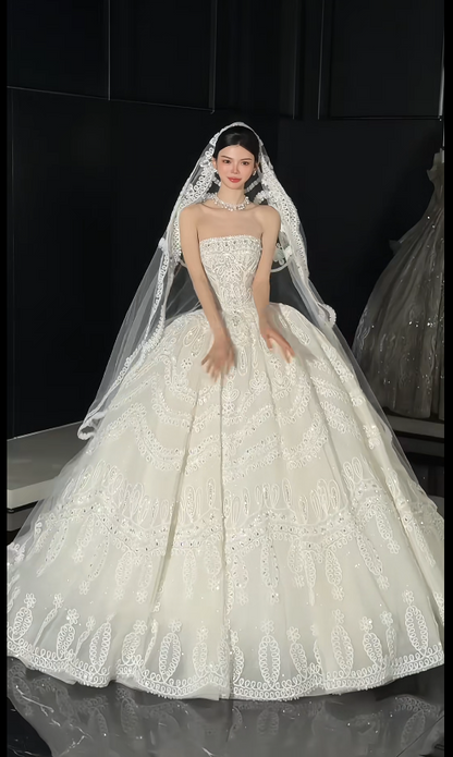 Luxury A-Line Long Wedding Dress Strapless Beaded Applqiues Tulle White Bridal Dress Sleeveless Bridal Gowns DP04946