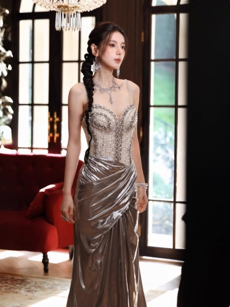 Sexy Champagne Long Prom Dress Sweetheart Sheath Evening Dress Sequins Metallic Satin Sleeveless Birthday Dress DP04960