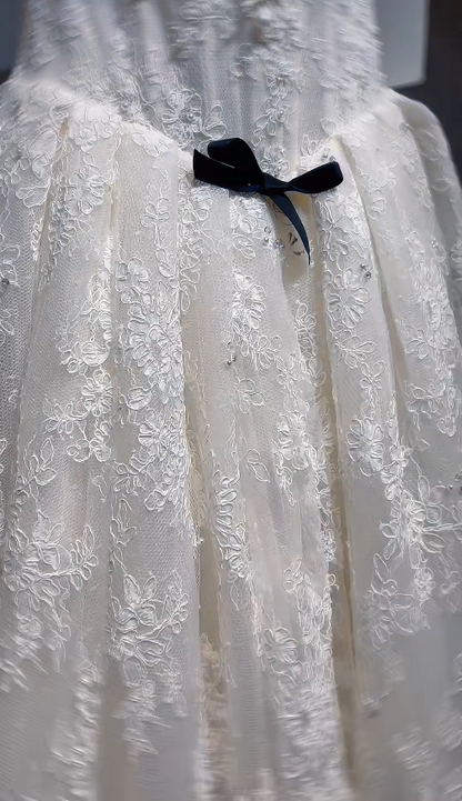 Elegant White Long Wedding Dress Appliques Lace Sweetheart A-Line Bridal Gowns Sleeveless Bridal Dress DP04971