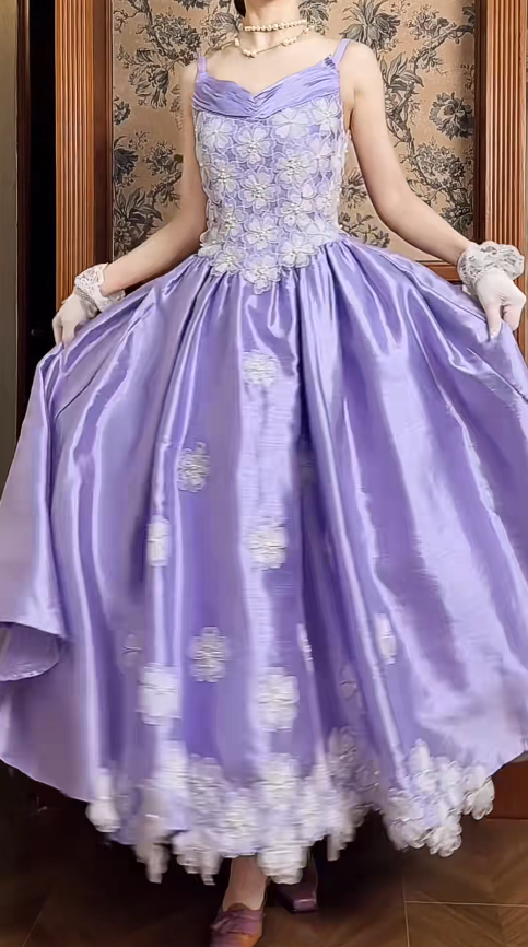 Cute Spaghtti Straps A-Line Long Prom Dresses Applique Satin Purple Evening Dress Sleeveless Formal Dress DP04984