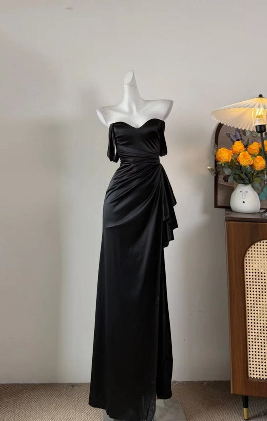 Chic Black Prom Dress Off-shoulder Sheath Evening Dress Satin Sleeveless Party Dress DP05063
