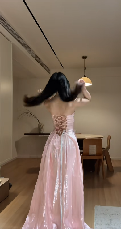 Süßes Ballkleid Spaghettiträger Silbergrau Mini Kurzes Formales Homecoming-Kleid Party Kurzes Ballkleid Hoco Kleider DH2684