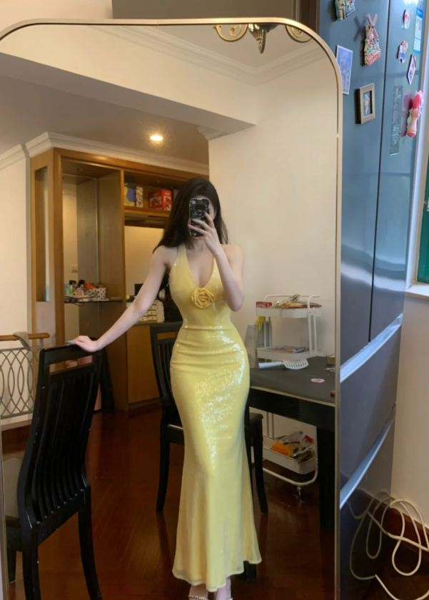 Chic Yellow Prom Dress Sequins Sheath Birthday Dress Sleeveless Evening Dress DP05154