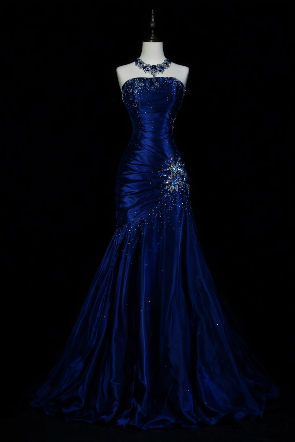 Elegantes marineblaues Satin-Abendkleid, trägerlos, Etuikleid, DP05201