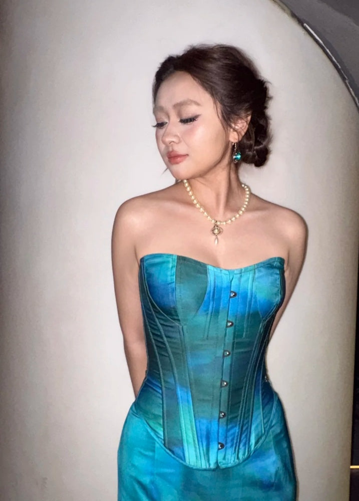 Elegantes blaues Satin-Abendkleid, ärmellos, trägerlos, DP05207