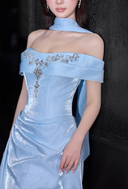 Elegantes blaues Satin-Abendkleid mit schulterfreiem Ausschnitt, ärmellos, ideal für Geburtstage, ED05236