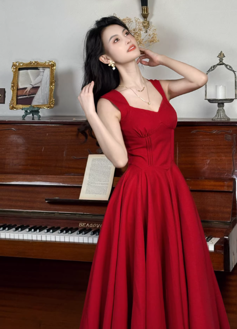 Robe de bal bordeaux chic, bretelles en satin, coupe trapèze, sans manches, idéale pour un anniversaire (DP05242)