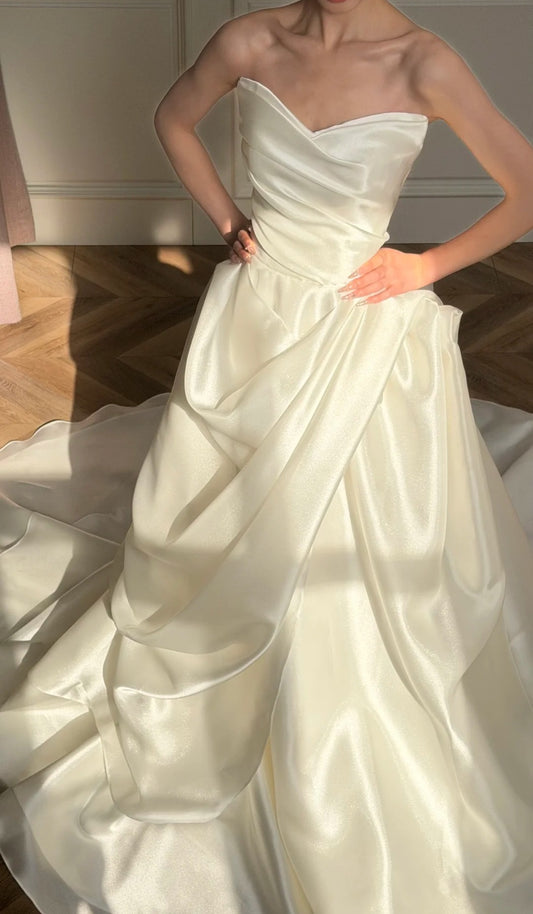 Elegant A-Line White Wedding Dress Satin V-neck Bridal Dress Sleeveless Bridal Gown DP05252