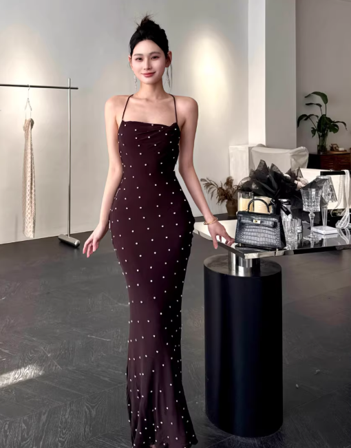 Elegantes braunes Chiffon-Abendkleid mit Spaghettiträgern, Etui-Schnitt, langes Modell DP05264