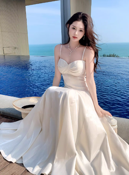 Elegantes weißes Satin-Abendkleid mit Spaghettiträgern, A-Linie, langes Modell DP05265