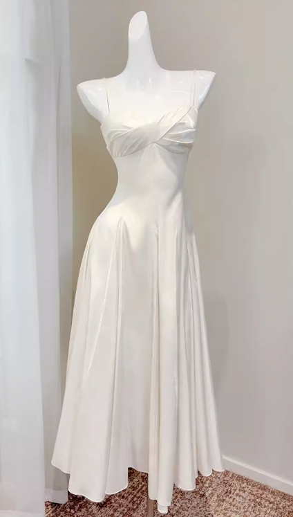 Elegantes weißes Satin-Abendkleid mit Spaghettiträgern, A-Linie, langes Modell DP05265