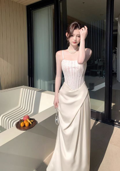 Elegantes weißes Satin-Abendkleid mit Spaghettiträgern, Etui-Schnitt, langes Kleid DP05269
