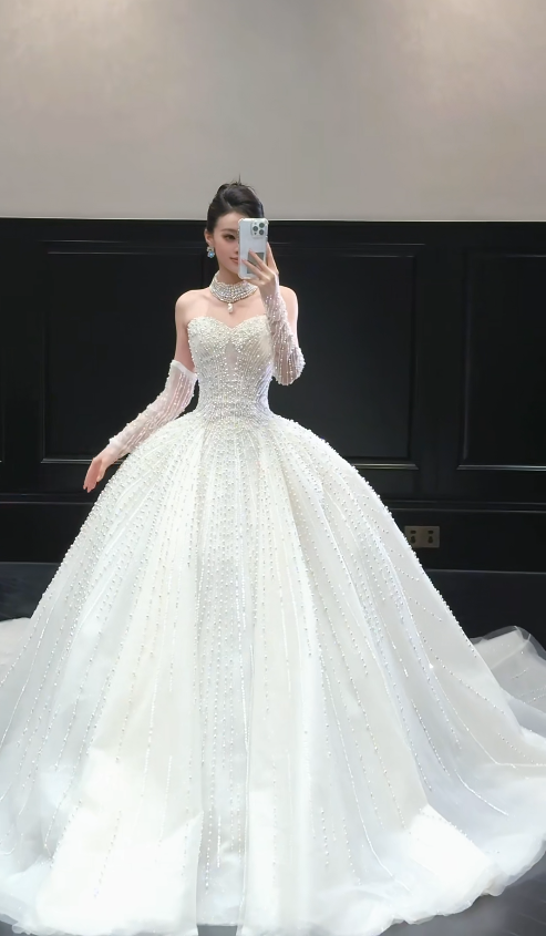 Timeless White Wedding Dresst Beaded Sweetheart A-Line Bridal Gown Tulle Bridal Dress DP05272