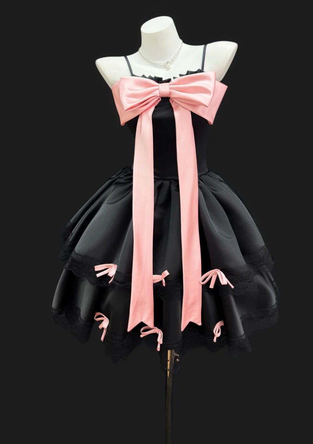 Robe de bal noire sexy à fines bretelles en satin, coupe trapèze, courte, DP05278