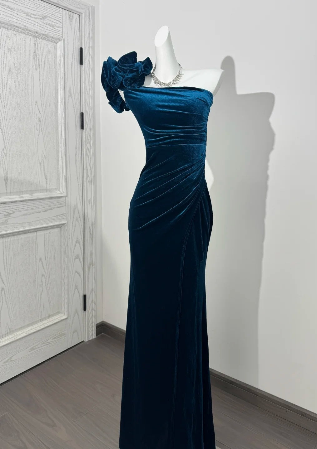 Elegantes, petrolfarbenes Ballkleid, schulterfreies Etuikleid aus Samt, langes Abendkleid DP05280
