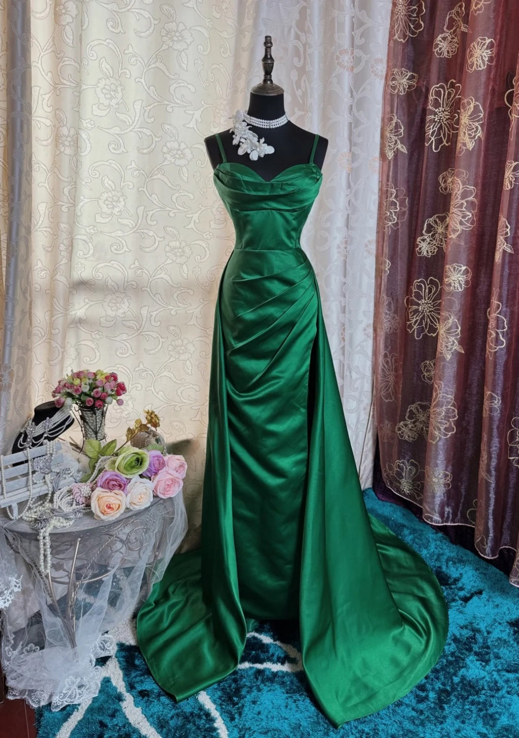 Elegantes grünes Ballkleid mit Spaghettiträgern, langes Satin-Etui-Abendkleid DP05283