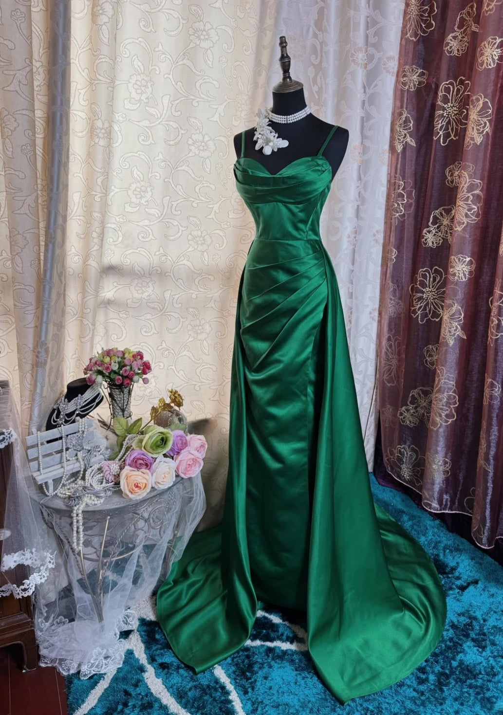 Elegantes grünes Ballkleid mit Spaghettiträgern, langes Satin-Etui-Abendkleid DP05283