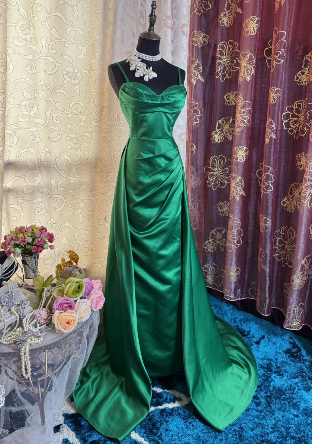 Elegantes grünes Ballkleid mit Spaghettiträgern, langes Satin-Etui-Abendkleid DP05283