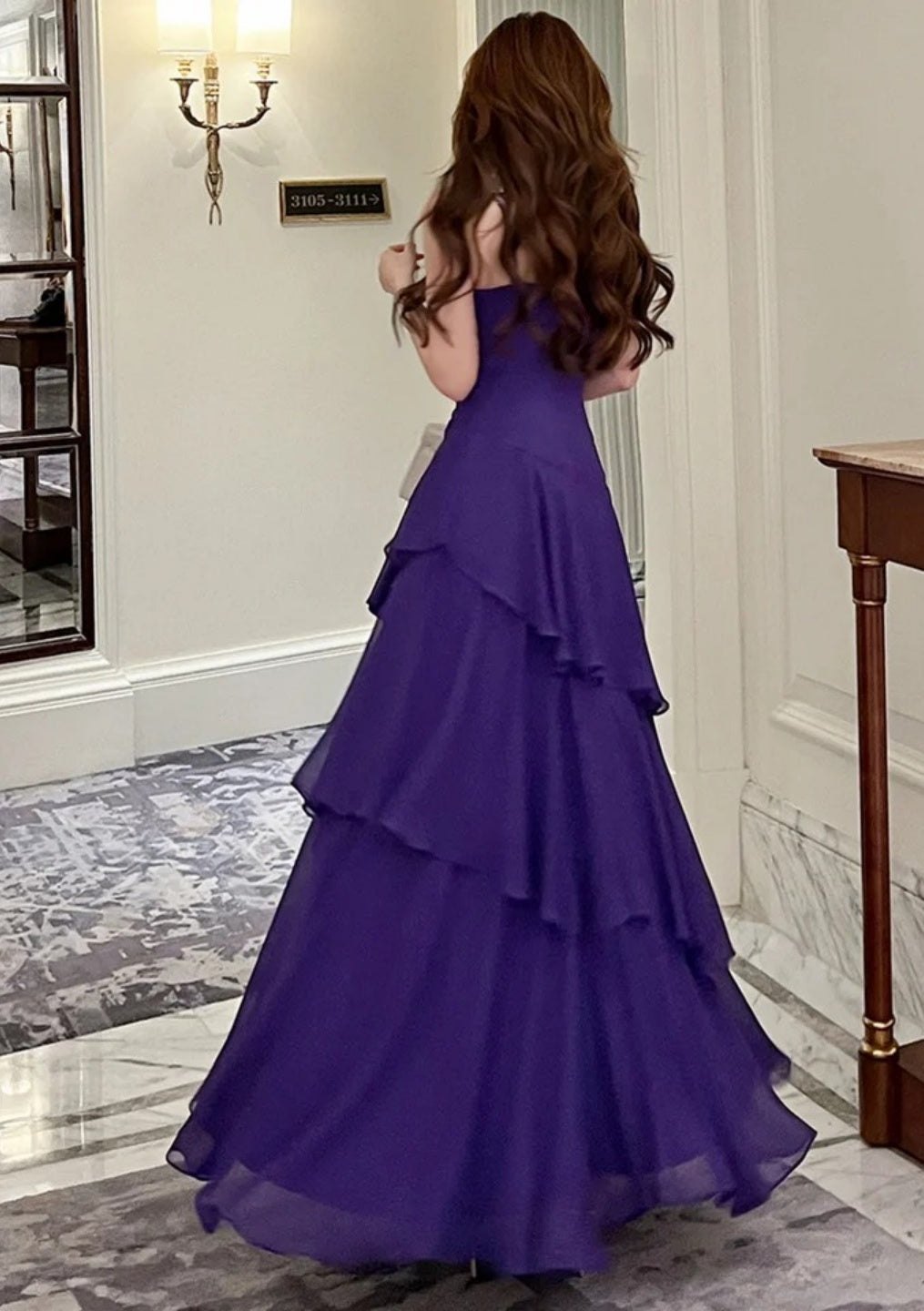 Elegantes lilafarbenes Chiffon-Etui-Abendkleid mit Spaghettiträgern DP05284