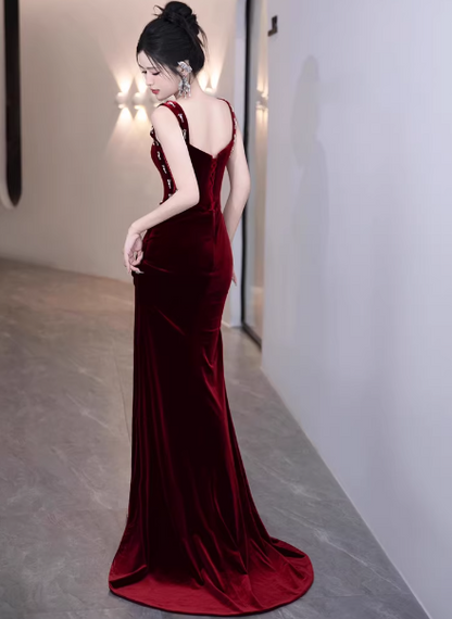 Elegantes burgunderrotes Ballkleid mit Spaghettiträgern, langes Etuikleid aus Samt, DP05288