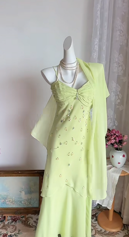 Elegantes grünes Chiffon-Etui-Abendkleid mit Spaghettiträgern, langes Modell DP05290