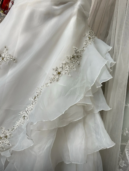 Elegantes weißes langes Brautkleid mit A-Linien-Schnitt, Trägern und Tüll, ärmellos, DP05300