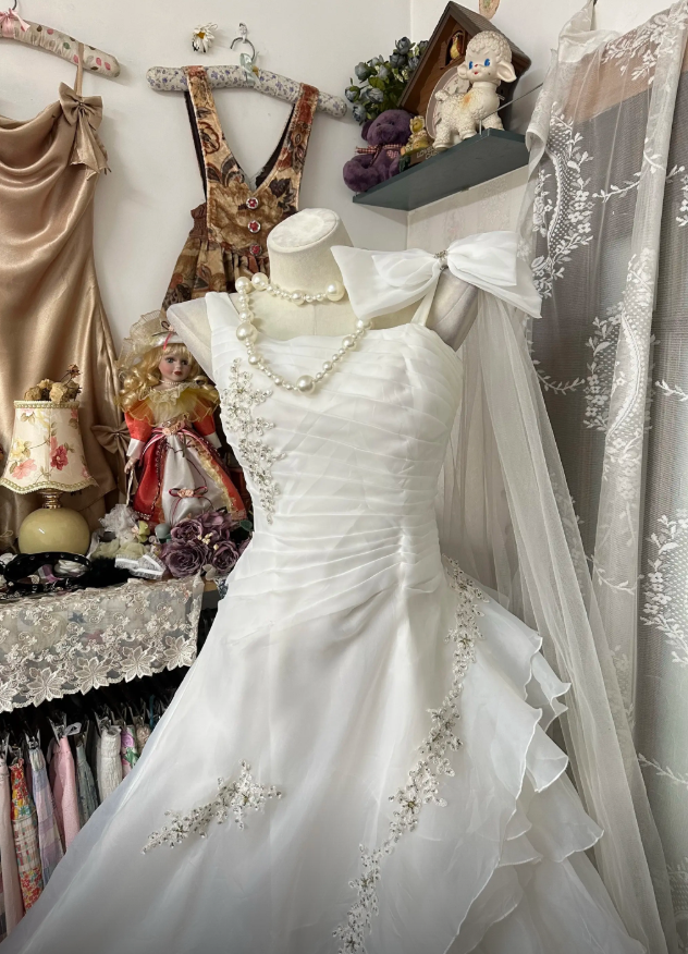 Elegantes weißes langes Brautkleid mit A-Linien-Schnitt, Trägern und Tüll, ärmellos, DP05300