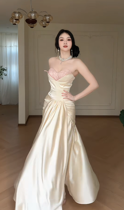 Elegantes champagnerfarbenes Geburtstagskleid, herzförmiges Satin-Etui-Abendkleid, ärmelloses Ballkleid DP05302