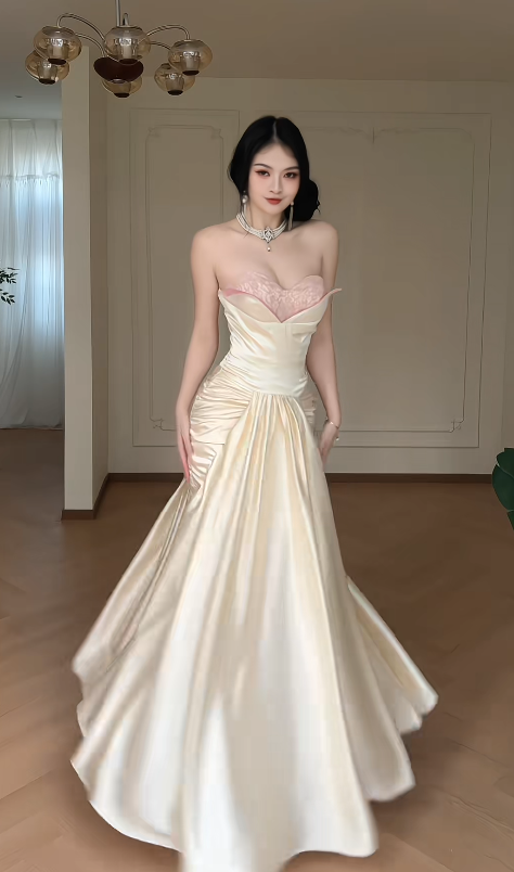 Elegantes champagnerfarbenes Geburtstagskleid, herzförmiges Satin-Etui-Abendkleid, ärmelloses Ballkleid DP05302