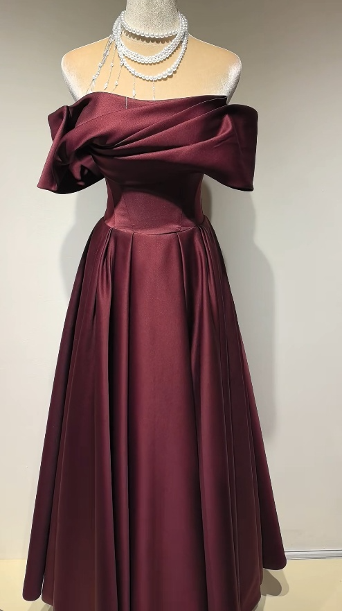 Robe de bal chic bordeaux, ligne A, épaules dénudées, en satin, longue, DP05317