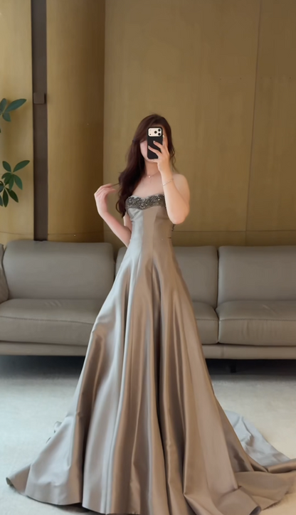 Elegantes trägerloses Ballkleid Satin Geburtstagskleid A-Linie langes Abendkleid DP05323