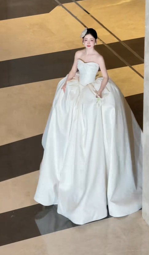 Simple A-Line Long Wedding Dress Sweetheart Satin Bridal Dress White Sleeveless Bridal Gown DP05330