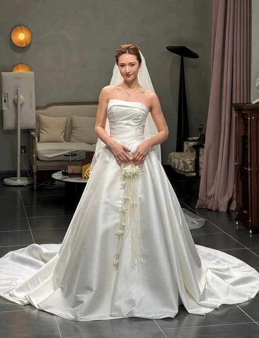 Chic A-Line Long Wedding Dress Strapless Satin Bridal Gowns White Sleeveless Bridal Dress DP05340
