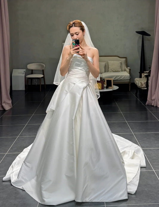 Chic A-Line Long Wedding Dress Strapless Satin Bridal Gowns White Sleeveless Bridal Dress DP05340