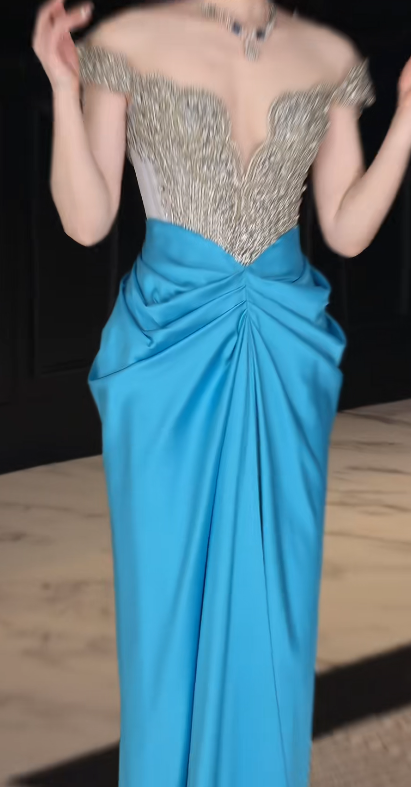 Elegantes blaues langes Abendkleid, schulterfrei, Etui, Satin, Perlen, Ballkleid DP05352
