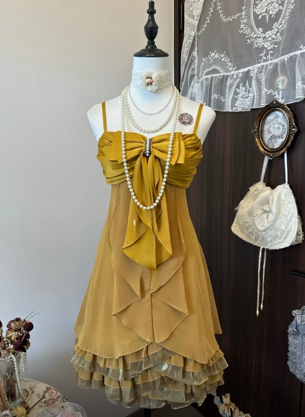 Chic Yellow Birthday Dress Sheath Spaghetti Straps Short Homecoming Dress Chiffon Sleeveless Party Dress DP05362