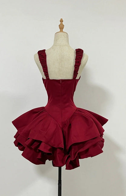 Robe Courte de Bal de Promo en Satin Bordeaux Chic, Ligne A, Bretelles Fines, Robe de Soirée sans Manches DP05376