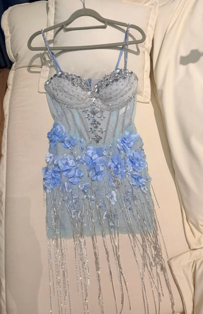 Magnifique Robe Courte de Bal Bleue à Bretelles Fines Robe de Cocktail Fourreau Perlée Robe d'Anniversaire Sans Manches en Tulle DP05379