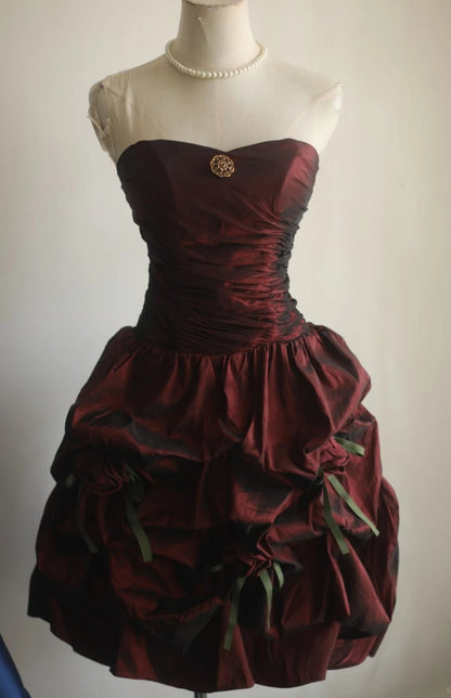 Superbe robe de bal courte rouge foncé, sans bretelles, fourreau, robe de cocktail sans manches en satin pour anniversaire DP05380