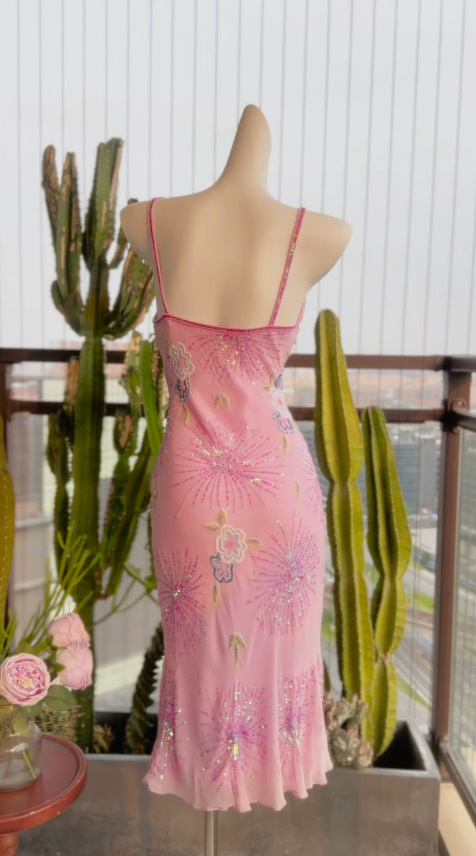 Vintage Rosa Hochzeitsgastkleid Spaghettiträger Etui Chiffon Perlen Kurzes Abendkleid DP05391